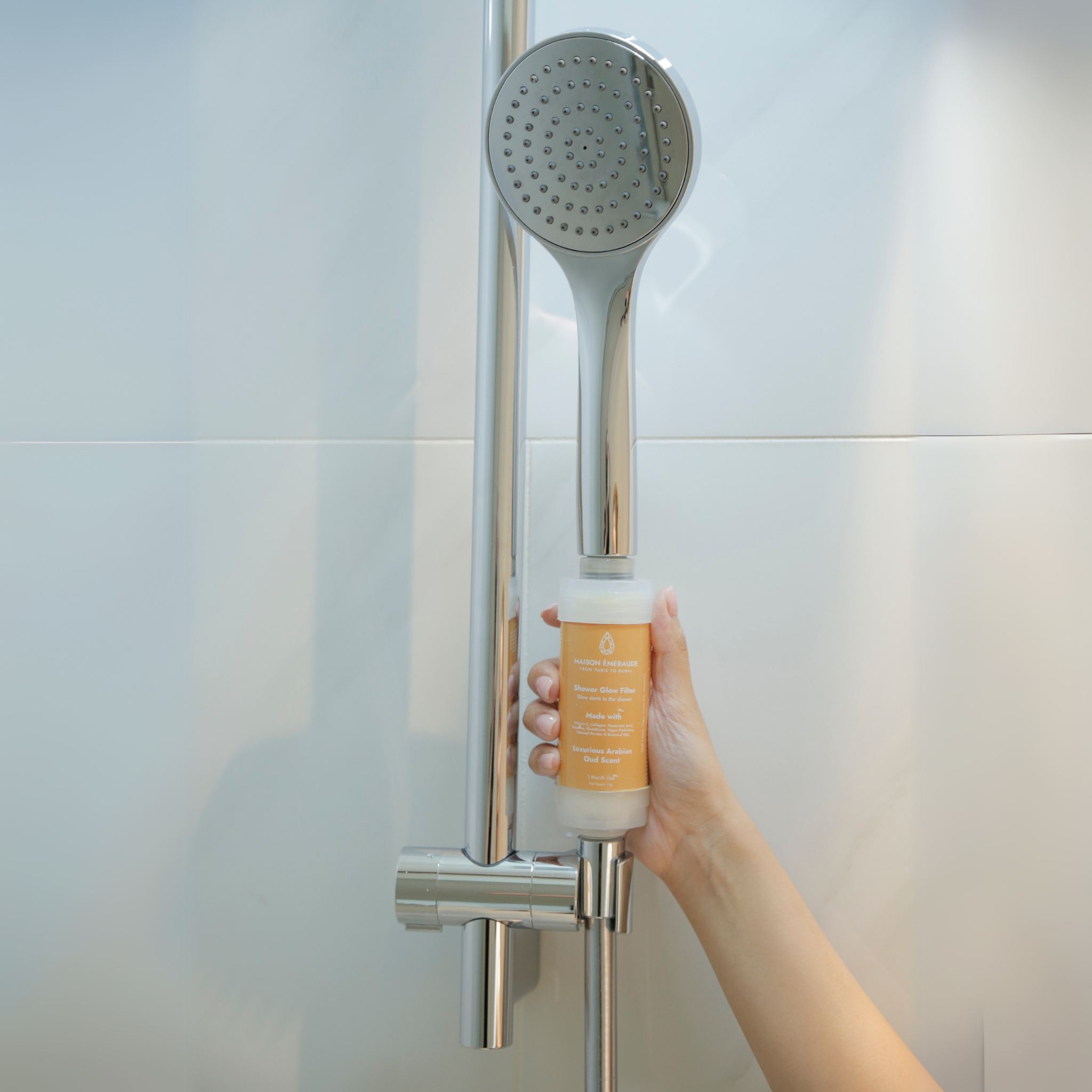 Installation of Shower Glow Filter Oud in the shower